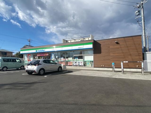 ファミリーマート静岡瀬名川店(コンビニ)まで460m 東海道本線/草薙駅 徒歩19分 1階 築7年