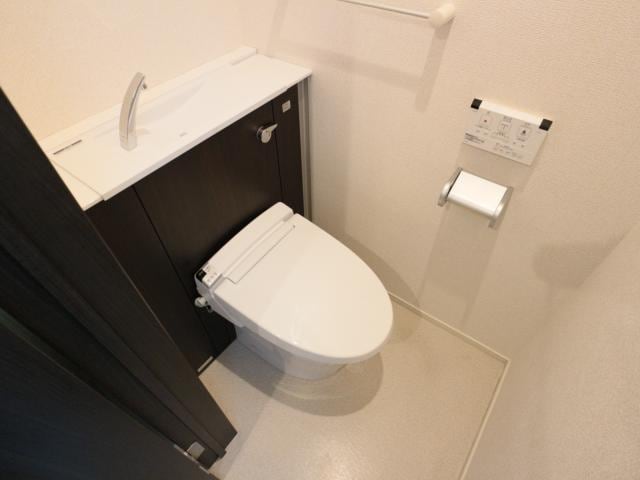  東海道本線/草薙駅 徒歩8分 2階 築8年
