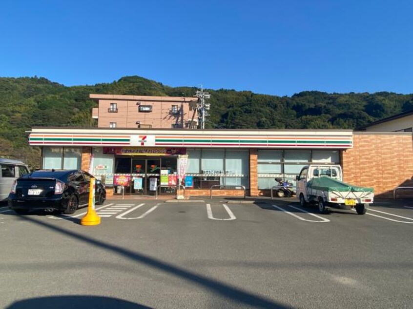 セブンイレブン静岡瀬名６丁目店(コンビニ)まで288m 東海道本線/草薙駅 バス19分幕ヶ谷下車:停歩3分 2階 築31年