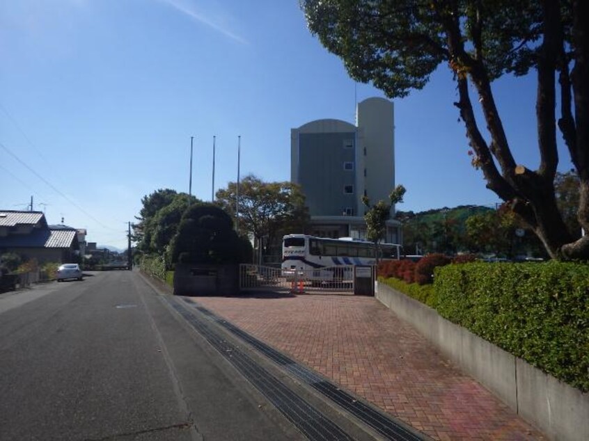 私立静岡北高校(高等学校/高等専門学校)まで784m 東海道本線/草薙駅 バス13分東上下車:停歩5分 1階 築5年