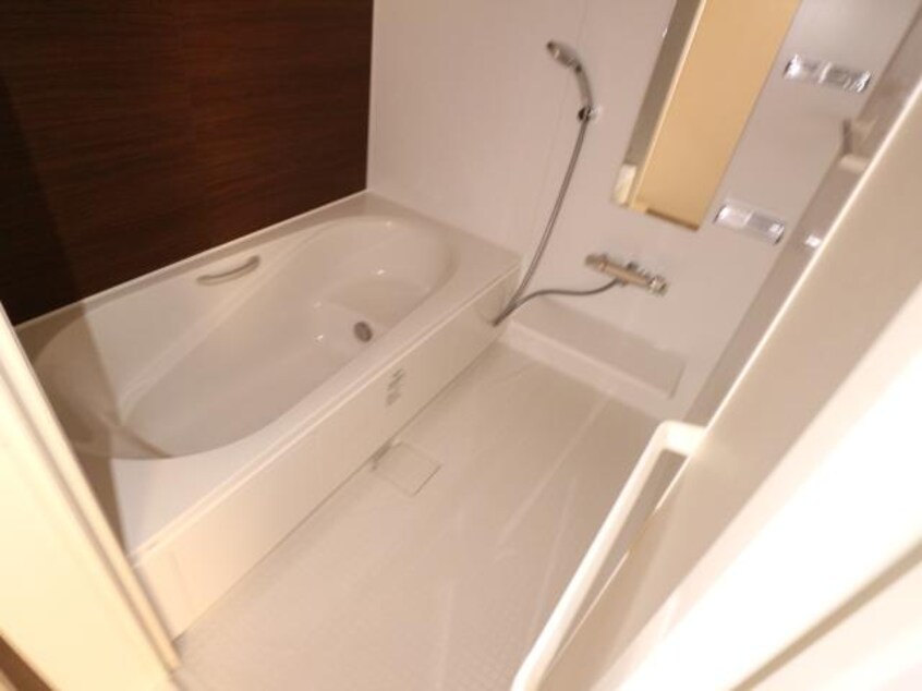  東海道本線/草薙駅 バス10分東瀬名町下車:停歩10分 1階 築6年