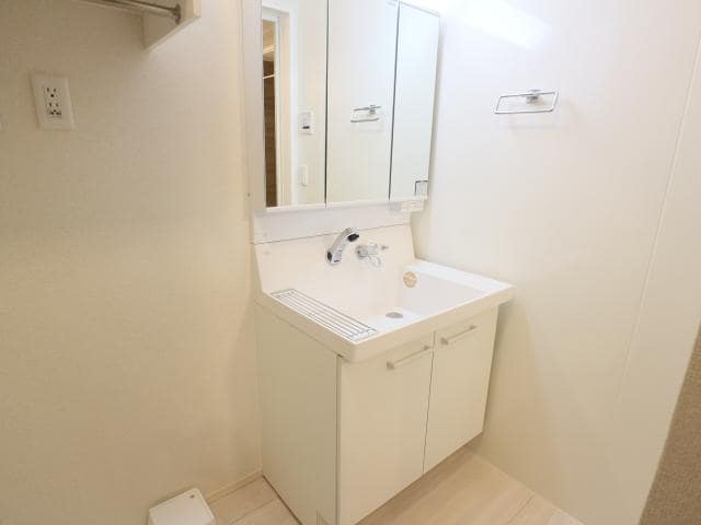  静岡鉄道静岡清水線/県立美術館前駅 徒歩16分 1階 築6年