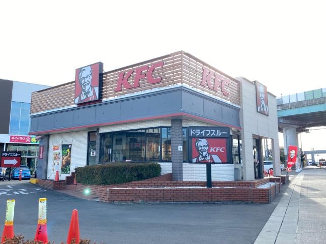 ケンタッキーフライドチキン草薙店(ファストフード)まで662m 静岡鉄道静岡清水線/県立美術館前駅 徒歩16分 1階 築6年