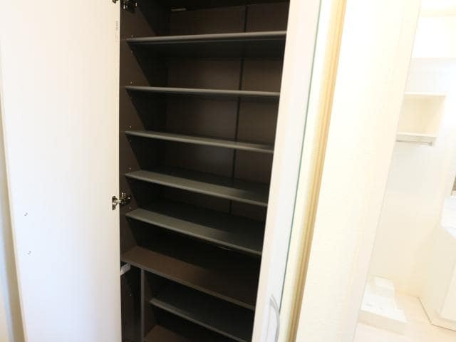  静岡鉄道静岡清水線/県立美術館前駅 徒歩16分 1階 築6年