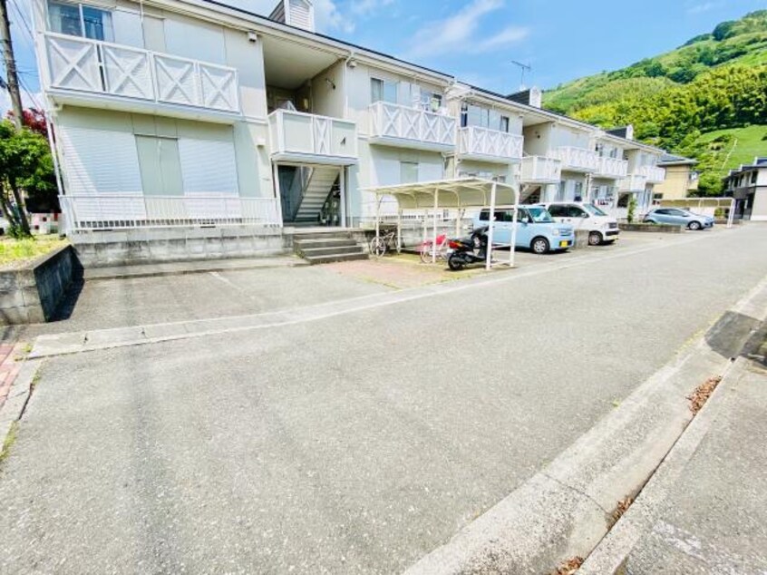  東海道本線/草薙駅 バス17分瀬名新田下車:停歩1分 1階 築33年