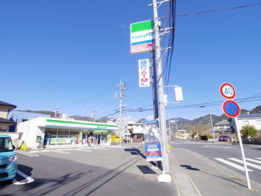 ファミリーマート静岡瀬名店(コンビニ)まで884m 東海道本線/草薙駅 バス17分瀬名新田下車:停歩1分 1階 築33年