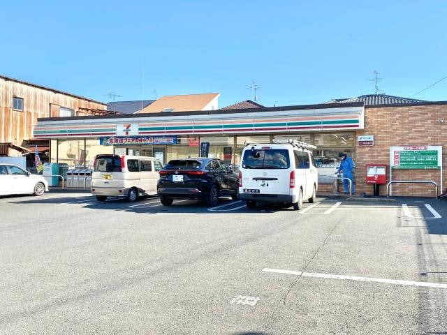 セブンイレブン清水七ツ新屋店(コンビニ)まで139m 静岡鉄道静岡清水線/御門台駅 徒歩7分 2階 築2年