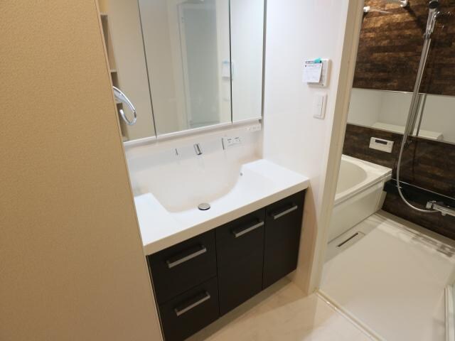  東海道本線/草薙駅 バス11分常葉大学附属橘高校入口下車:停歩4分 2階 築1年