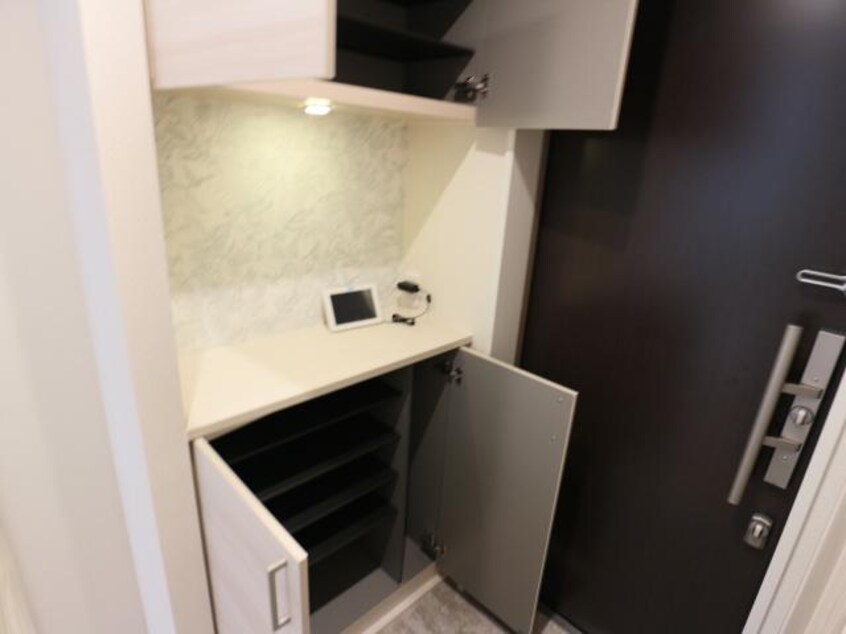  東海道本線/草薙駅 バス11分常葉大学附属橘高校入口下車:停歩4分 2階 築1年