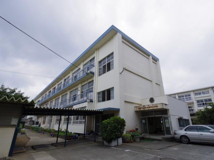 静岡市立清水興津小学校(小学校)まで1632m 東海道本線/興津駅 バス10分八木間上下車:停歩3分 1階 築33年