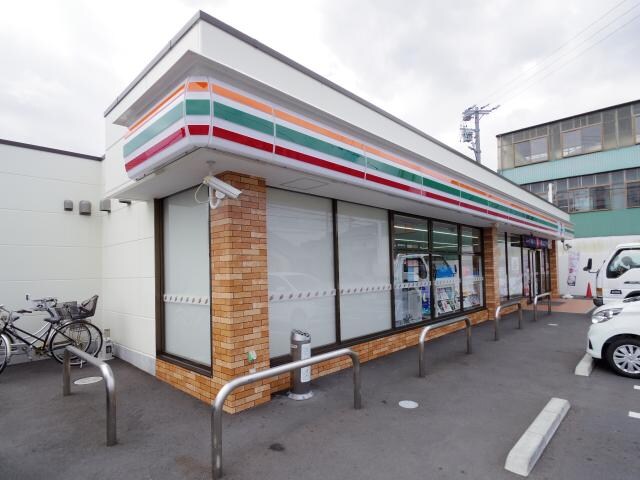 セブンイレブン清水岡町店(コンビニ)まで179m 東海道本線/清水駅 バス10分梅蔭寺下車:停歩2分 1階 築19年