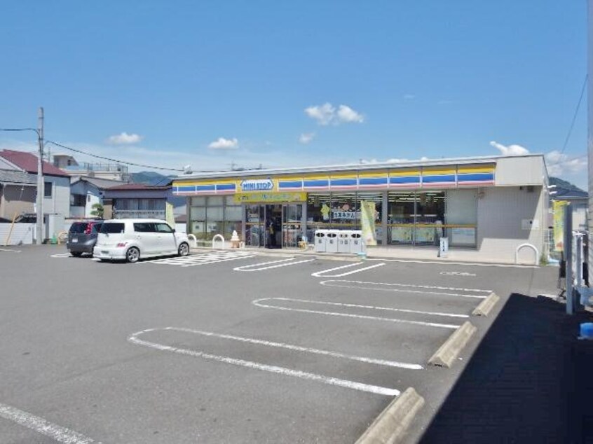 ミニストップ清水高橋店(コンビニ)まで136m 東海道本線/清水駅 バス12分高橋西下車:停歩2分 2階 築22年