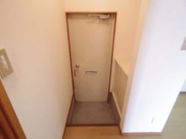  静岡鉄道静岡清水線/新清水駅 バス12分宮加三下車:停歩4分 1階 築37年