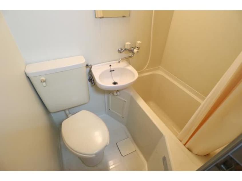  東海道本線/清水駅 バス14分石川東名下下車:停歩6分 2階 築32年