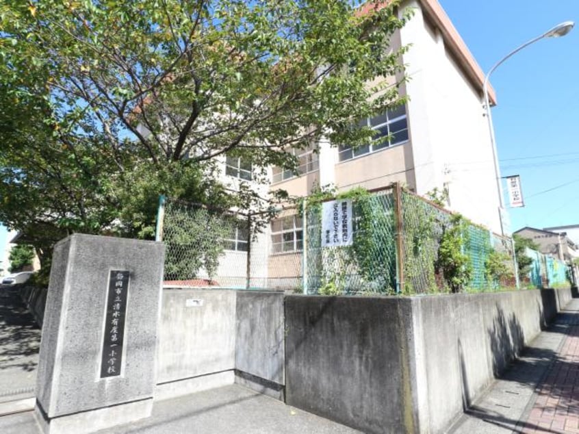 静岡市立清水有度第一小学校(小学校)まで1118m 静岡鉄道静岡清水線/狐ケ崎駅 徒歩5分 1-2階 築38年