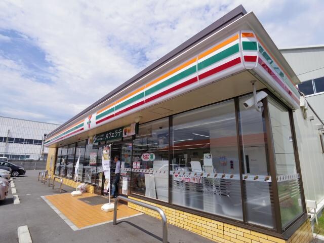 セブンイレブン清水袖師町東店(コンビニ)まで616m 東海道本線/清水駅 バス8分上嶺下車:停歩2分 1階 築17年