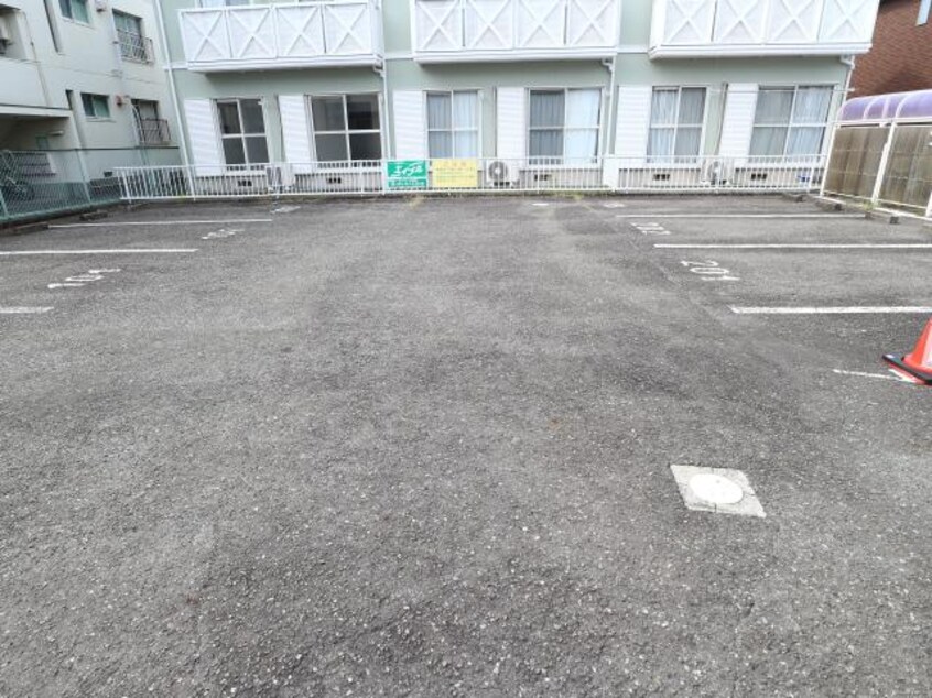  東海道本線/清水駅 バス9分横砂西下車:停歩4分 1階 築32年
