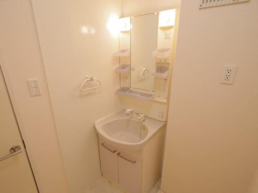  静岡鉄道静岡清水線/桜橋駅 バス6分川原町下車:停歩4分 2階 築18年