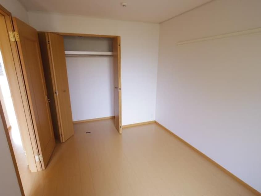  静岡鉄道静岡清水線/狐ケ崎駅 バス5分今泉下車:停歩4分 1階 築16年