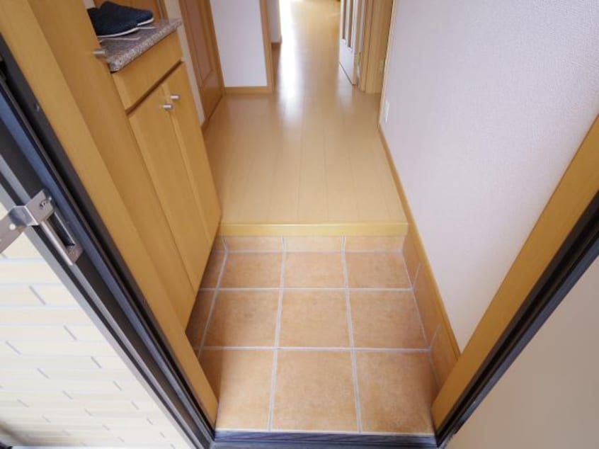  静岡鉄道静岡清水線/狐ケ崎駅 バス5分今泉下車:停歩4分 1階 築16年