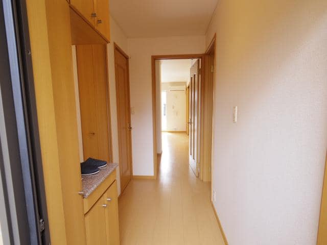  静岡鉄道静岡清水線/狐ケ崎駅 バス5分今泉下車:停歩4分 1階 築16年