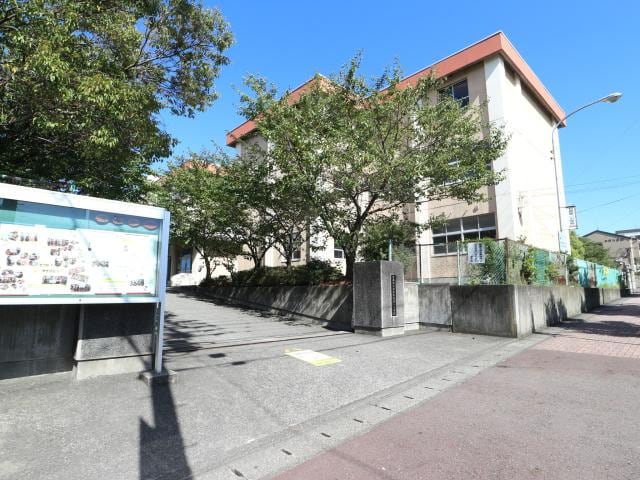 静岡市立清水有度第一小学校(小学校)まで1128m 静岡鉄道静岡清水線/狐ケ崎駅 徒歩6分 2階 築30年