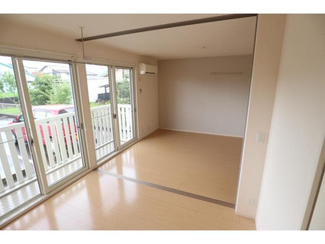  東海道本線/清水駅 バス10分高橋花の木下車:停歩4分 1階 築15年