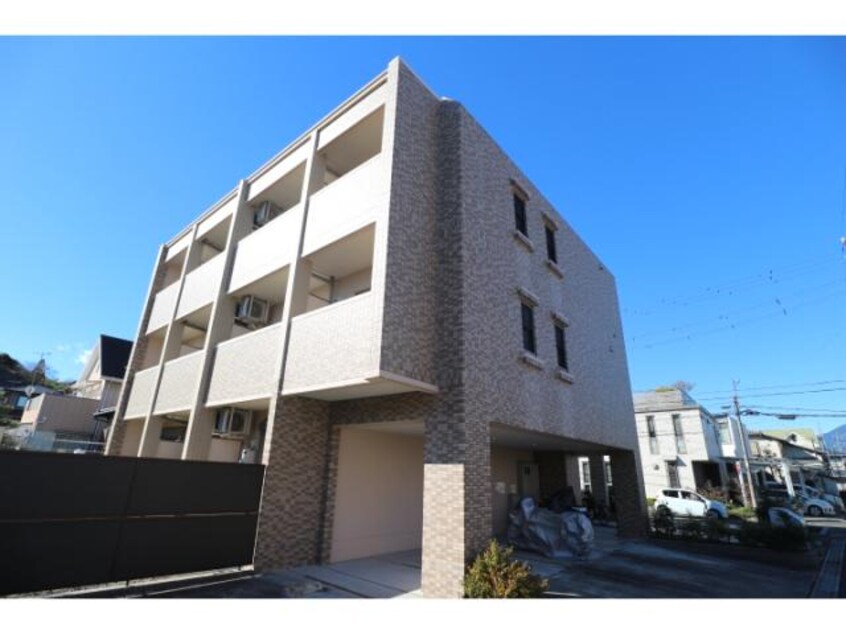  静岡鉄道静岡清水線/狐ケ崎駅 バス5分今泉下車:停歩3分 3階 築14年