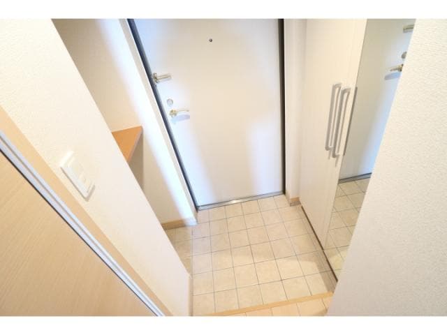  静岡鉄道静岡清水線/狐ケ崎駅 バス5分今泉下車:停歩3分 3階 築14年