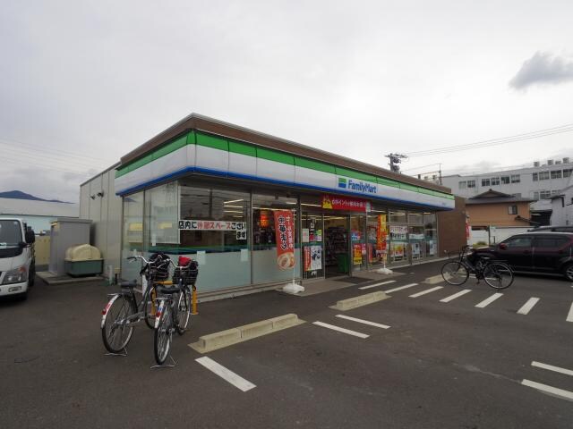 ファミリーマート清水吉川店(コンビニ)まで957m 東海道本線/清水駅 バス13分栗田家具センター前下車:停歩14分 1階 築13年