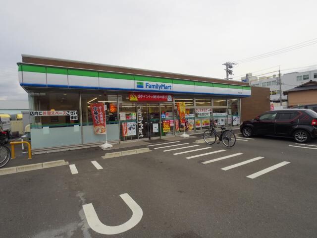 ファミリーマート清水吉川店(コンビニ)まで855m 静岡鉄道静岡清水線/狐ケ崎駅 徒歩21分 2階 築12年