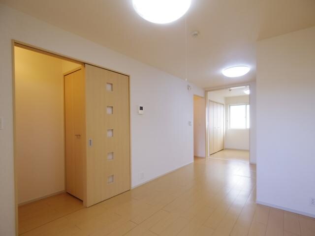 同物件同タイプ 静鉄バス（静岡市）/山原 徒歩6分 1階 築12年