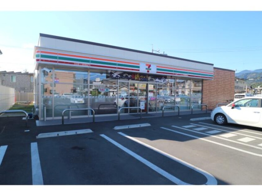 セブンイレブン清水下野西店(コンビニ)まで673m 静鉄バス（静岡市）/山原 徒歩6分 1階 築12年