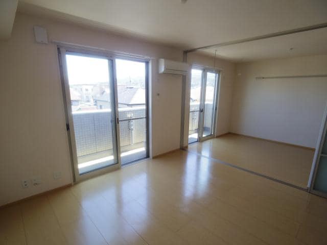  静岡鉄道静岡清水線/新清水駅 バス9分五分団前下車:停歩2分 3階 築12年