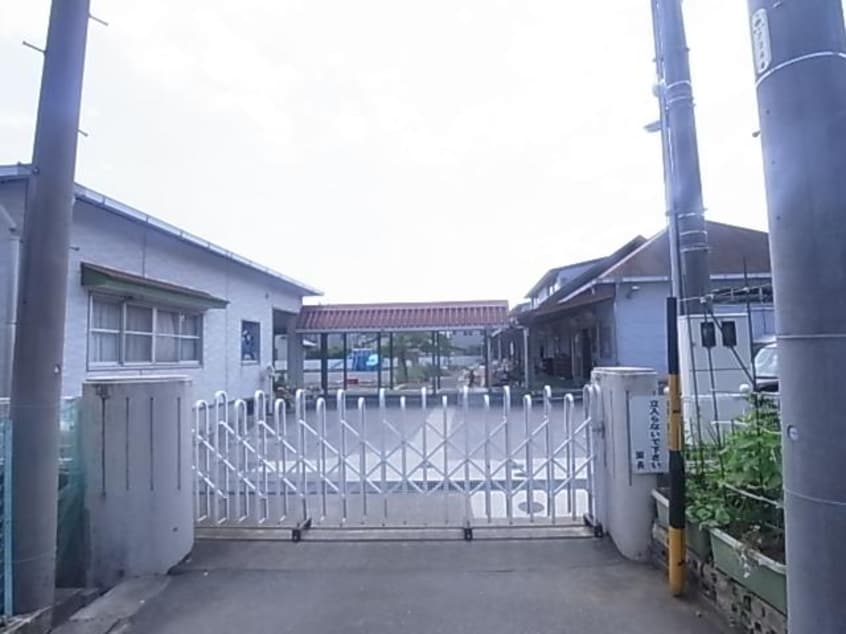 静岡市立高部こども園(幼稚園/保育園)まで549m 東海道本線/清水駅 バス16分JA高部支所下車:停歩10分 2階 築28年