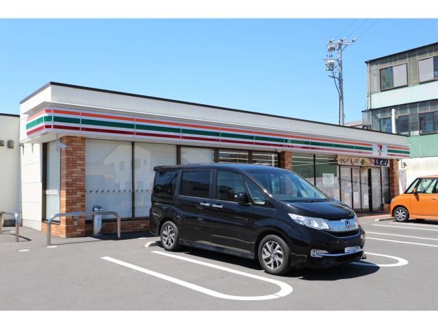 セブンイレブン清水岡町店(コンビニ)まで360m 静岡鉄道静岡清水線/桜橋駅 徒歩16分 2階 築8年