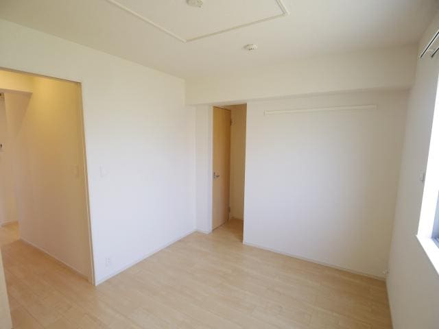  静岡鉄道静岡清水線/新清水駅 バス17分東折戸下車:停歩7分 1階 築9年