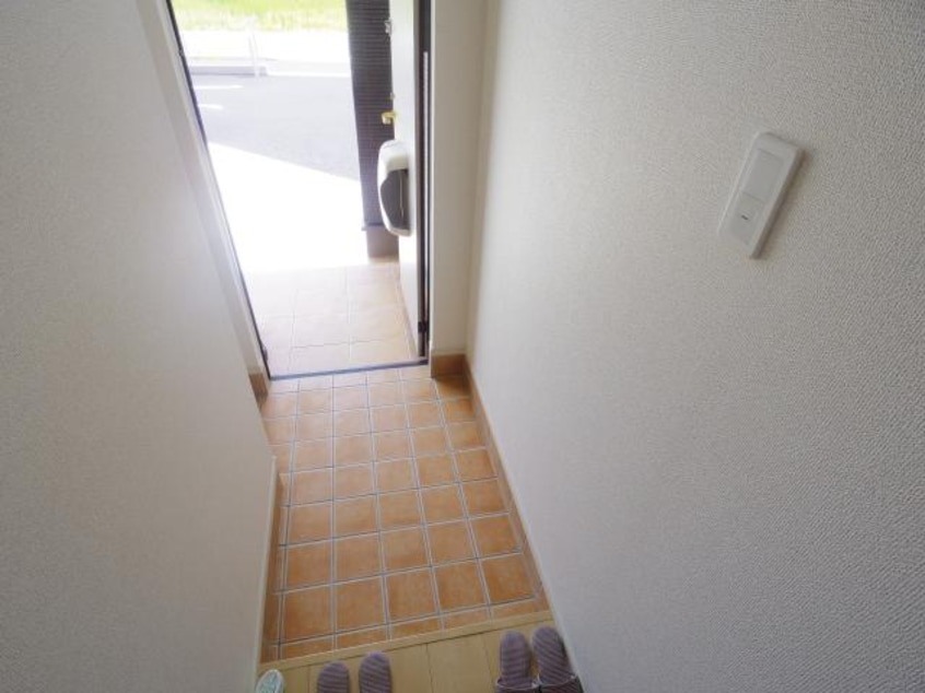  静岡鉄道静岡清水線/新清水駅 バス17分東折戸下車:停歩7分 1階 築9年