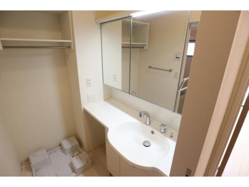  静岡鉄道静岡清水線/新清水駅 バス18分白浜町下車:停歩3分 1階 築9年