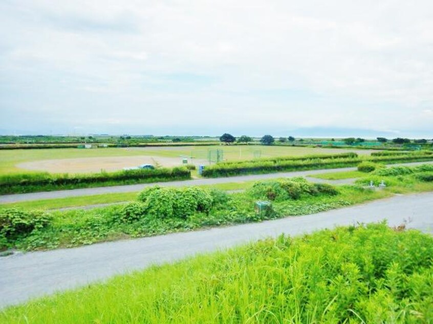 富士川緑地公園(公園)まで547m 東海道本線/新蒲原駅 徒歩23分 1階 築8年