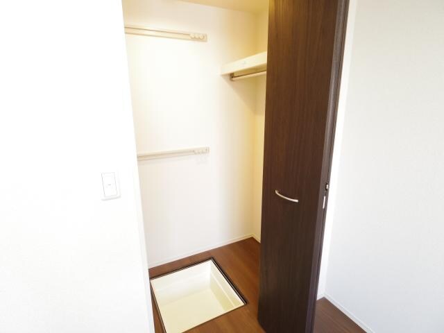  東海道本線/新蒲原駅 徒歩23分 1階 築8年