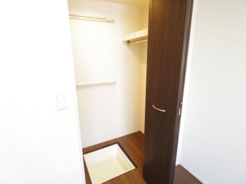  東海道本線/新蒲原駅 徒歩23分 1階 築8年