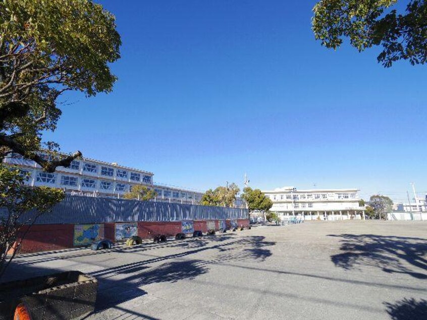 静岡市立清水袖師小学校(小学校)まで756m 東海道本線/清水駅 バス6分袖師小学校入口下車:停歩6分 1階 築8年