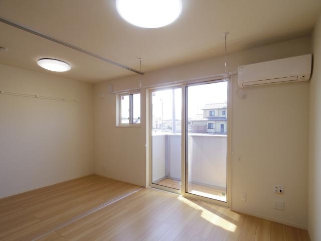 同物件同タイプ 東海道本線/清水駅 バス27分白浜町下車:停歩6分 1階 築7年