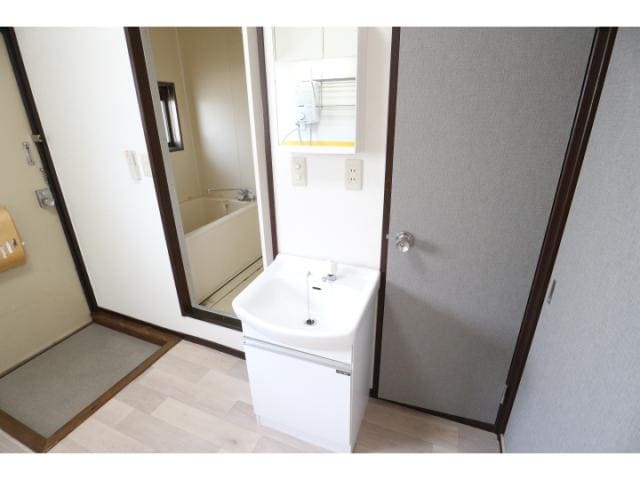  静岡鉄道静岡清水線/新清水駅 バス20分白浜町下車:停歩13分 1階 築40年