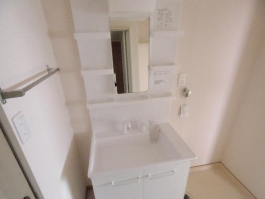  東海道本線/清水駅 バス8分秋吉町下車:停歩6分 2階 築30年