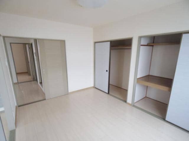  東海道本線/清水駅 バス8分秋吉町下車:停歩6分 2階 築30年