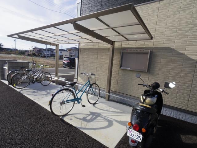  静岡鉄道静岡清水線/新清水駅 バス19分東折戸下車:停歩8分 2階 築6年