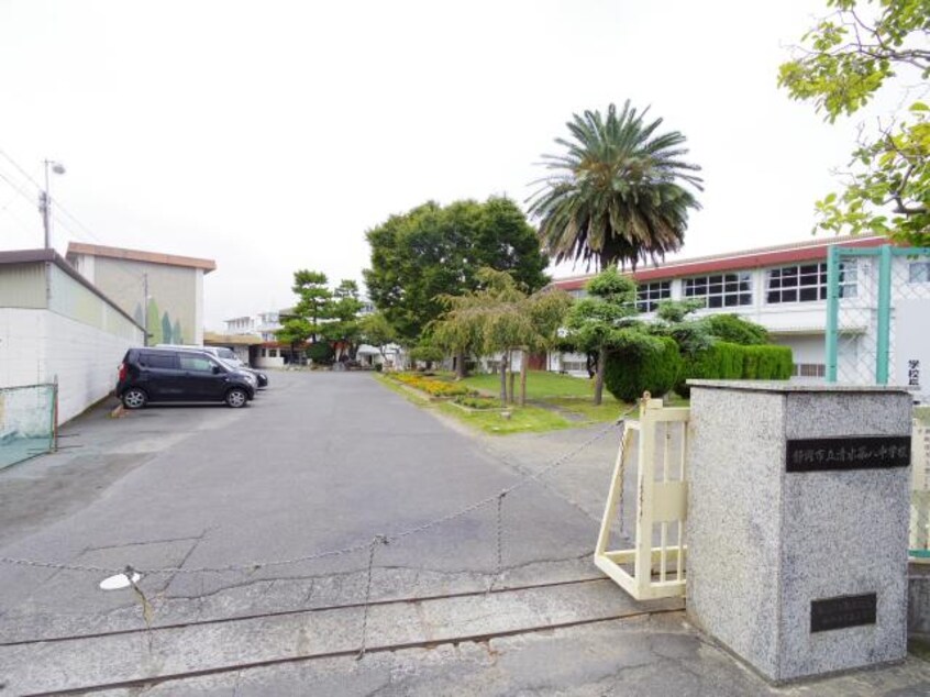 静岡市立清水第八中学校(中学校/中等教育学校)まで759m 静岡鉄道静岡清水線/桜橋駅 徒歩10分 2階 築5年