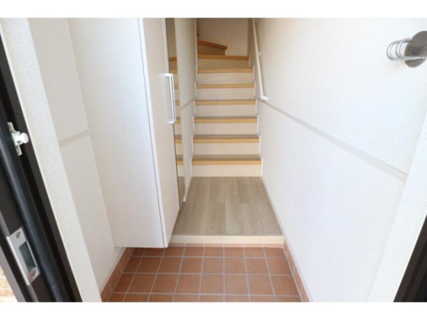 同物件同タイプ 東海道本線/清水駅 バス22分東折戸下車:停歩7分 2階 築3年